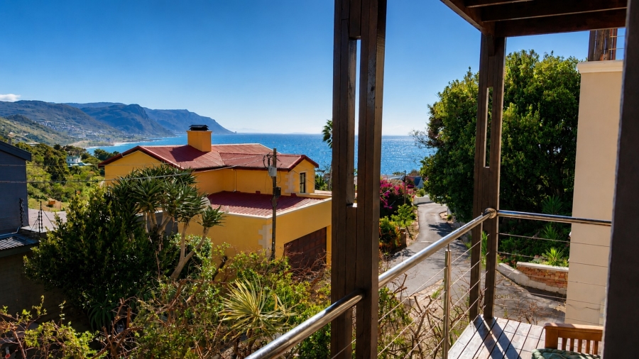 4 Bedroom Property for Sale in Admirals Kloof Western Cape